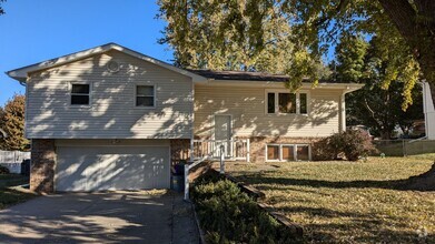 Building Photo - 3-bed home in Lewis Central school district