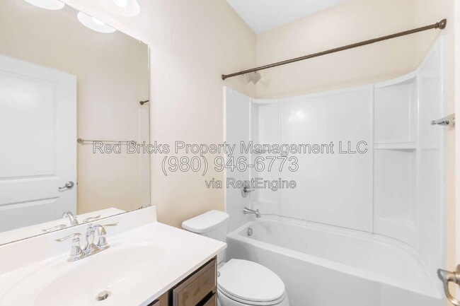Building Photo - 2306 Rachelwood Dr