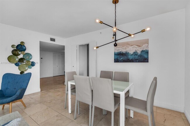 Building Photo - 5101 Collins Ave