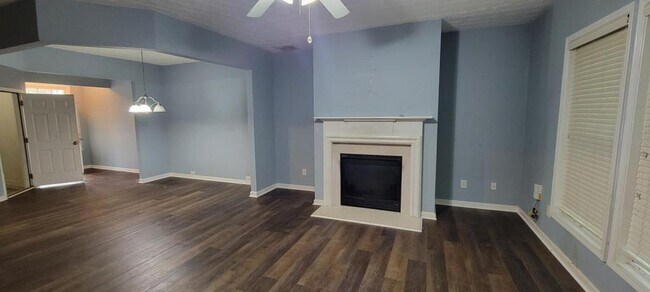 Building Photo - 4299 Annlette Dr NW