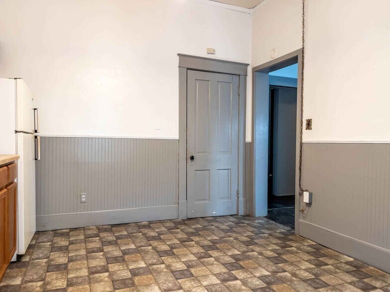 Kitchen - 320 W Church St