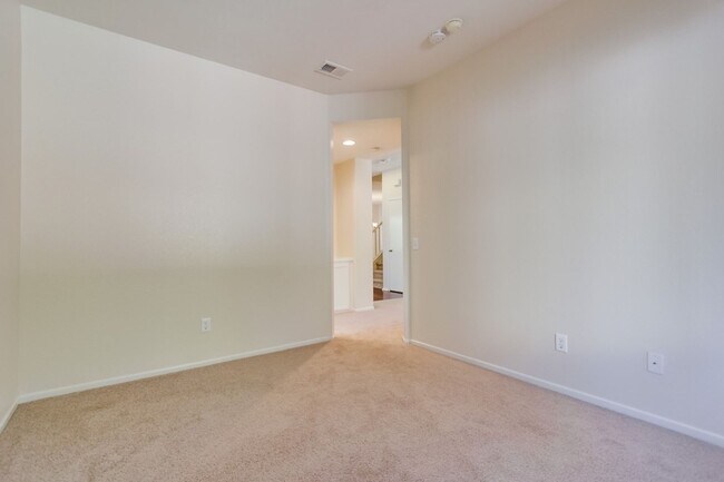 Building Photo - Gorgeous 4 Bedroom Santa Fe Hills Home With a Pool!