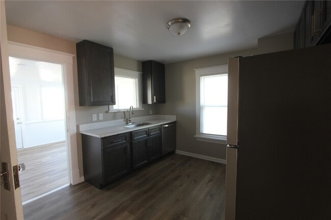 Building Photo - 1034 N Rock Hill Rd