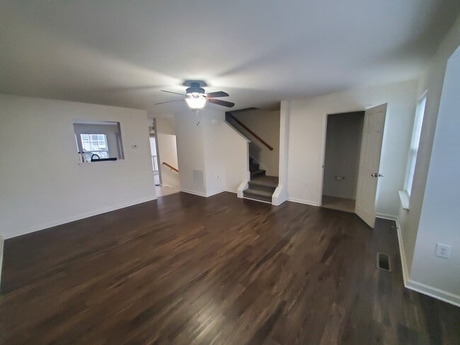 Building Photo - 14 Venetian Ct