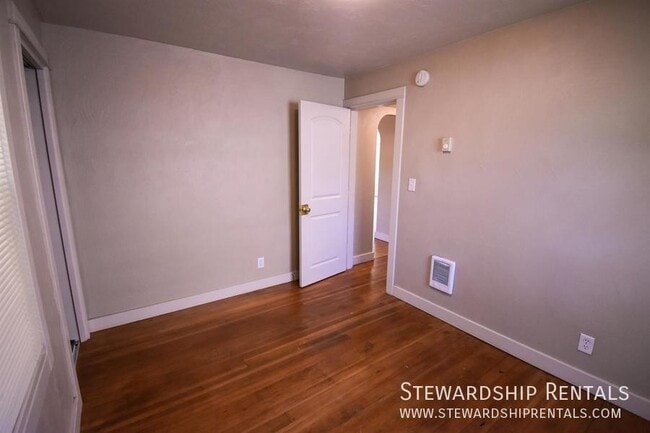 Building Photo - 2273 Hilyard St