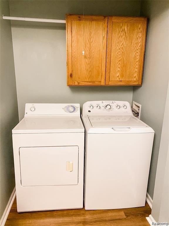 Building Photo - 1104 E Oak Dr