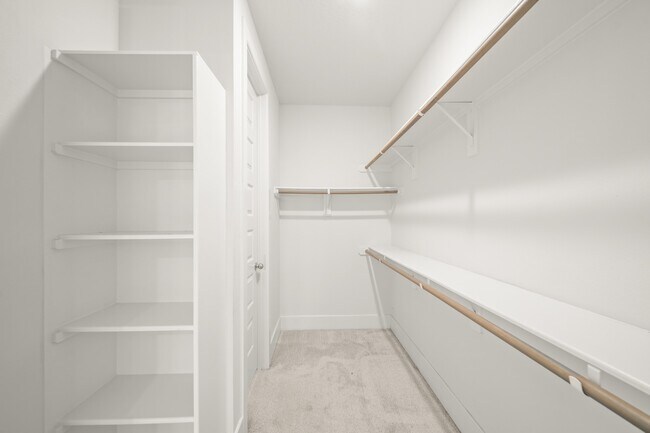 Building Photo - 6014 Bristol Spur Ln