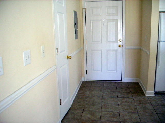 Building Photo - 801 Crumpet Ct