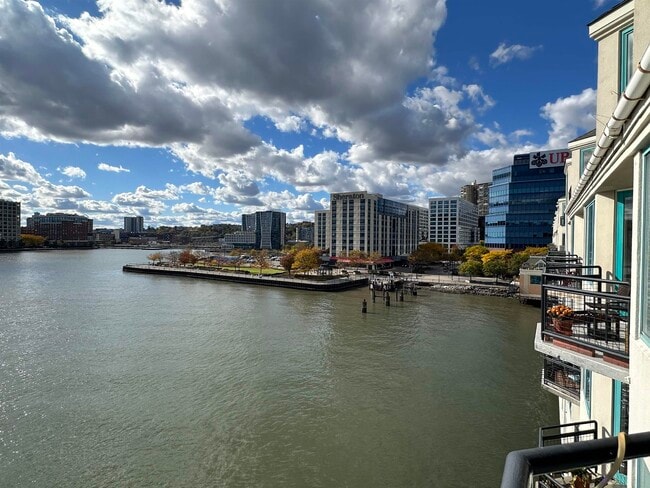 Building Photo - 600 Harbor Blvd