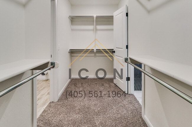 Building Photo - 809 S 2nd St