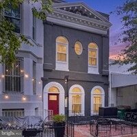 Building Photo - 738 11th St NE