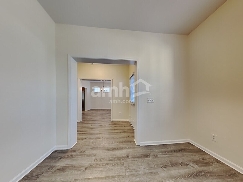 Building Photo - 306 Peters Creek Dr