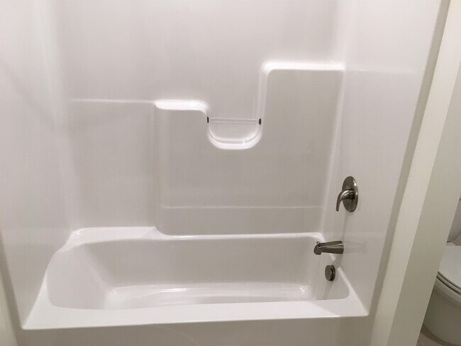 Building Photo - 875 Elm St