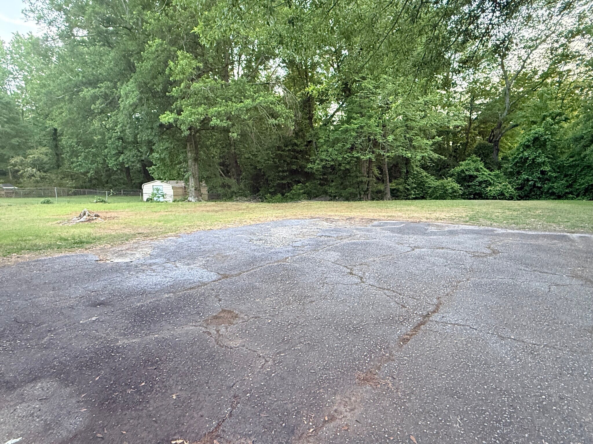 Building Photo - 126 Avon Dr