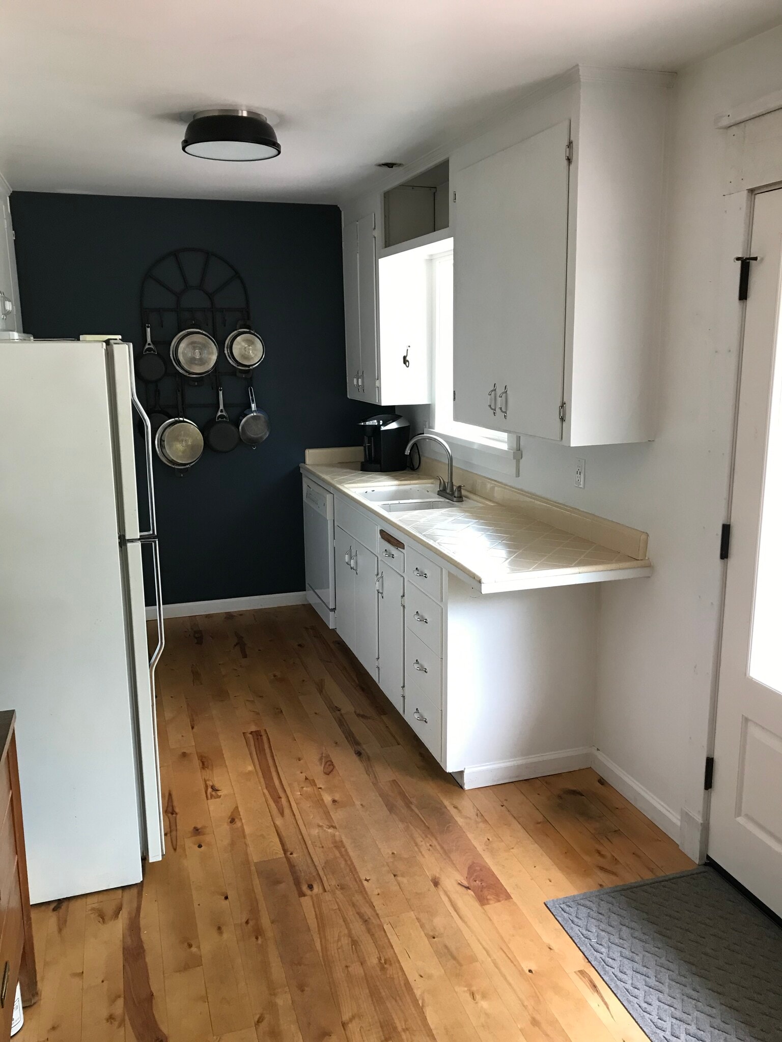 Kitchen - 775 Mark Twain Rd