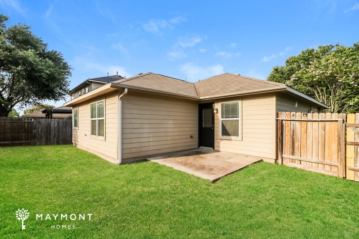 Building Photo - 1015 Bahia Vista Dr