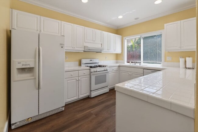 Building Photo - 10009 Kika Ct