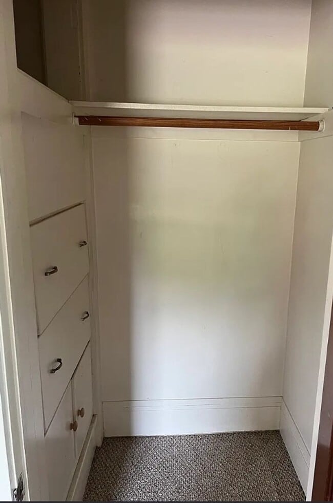 Building Photo - 1804 E 4th St