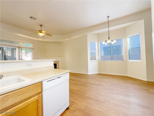 Building Photo - 10789 Muscari Way