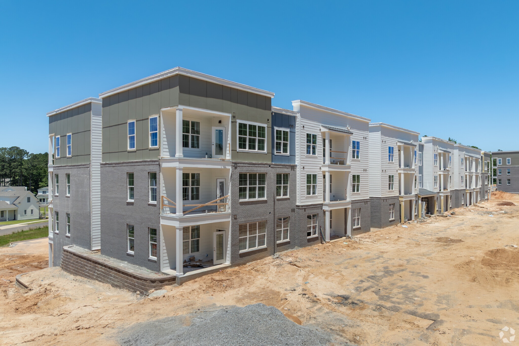 Building Photo - The Belle at The Lamar