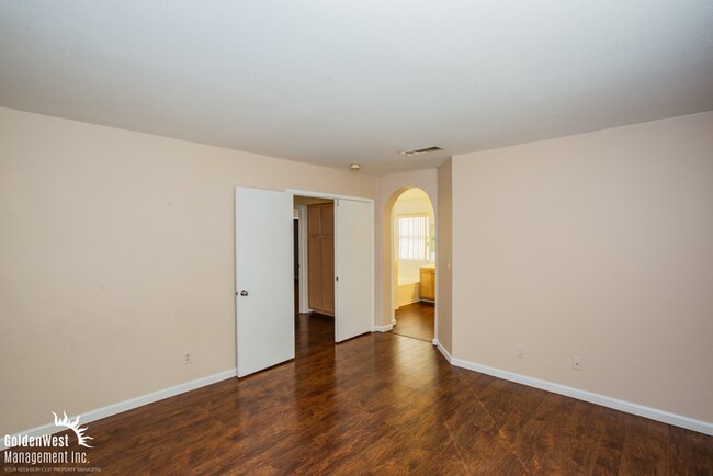 Building Photo - Spacious 3Bdm 2.5Ba Two-Story Home next to Queensridge!