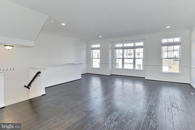 Building Photo - 210 Apsley Terrace