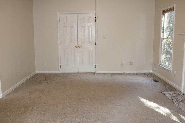 Building Photo - 112 Wenonah Way