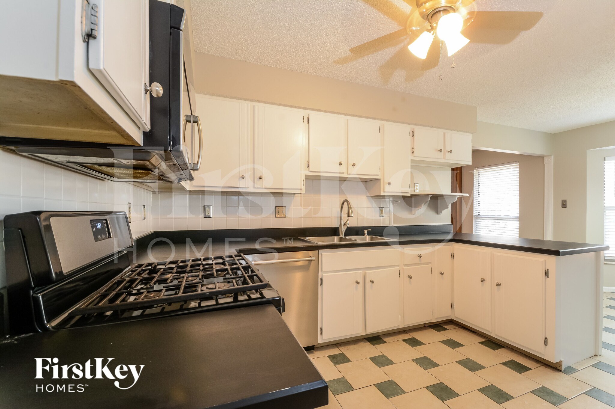 Building Photo - 4674 Peggyann Dr