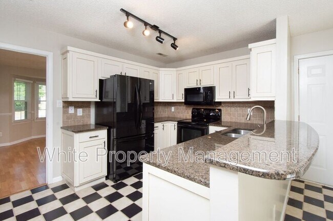 Building Photo - 3209 Silver Pond Ct