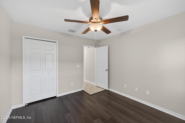 Building Photo - 3550 Sheldrake Dr