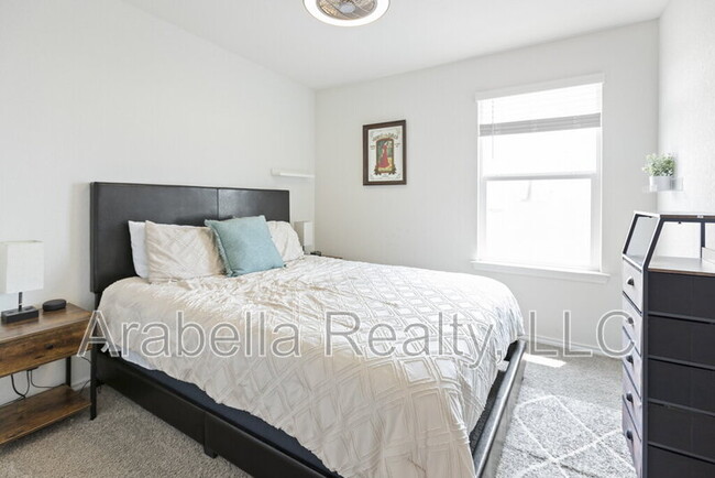 Building Photo - 15322 Shortwing