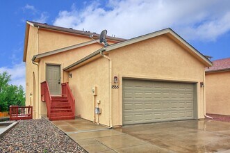 Building Photo - FEELS LIKE HOME! 2BD CONDO with MOUNTAIN VIEWS - Security Deposit Waiver Available