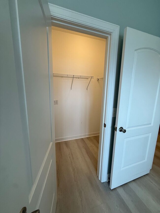 Building Photo - 3BR/3BA in Prime Gallatin Location with Lawncare Included