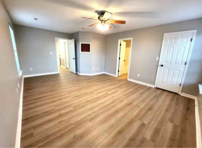 Building Photo - 150 Valdez Cir