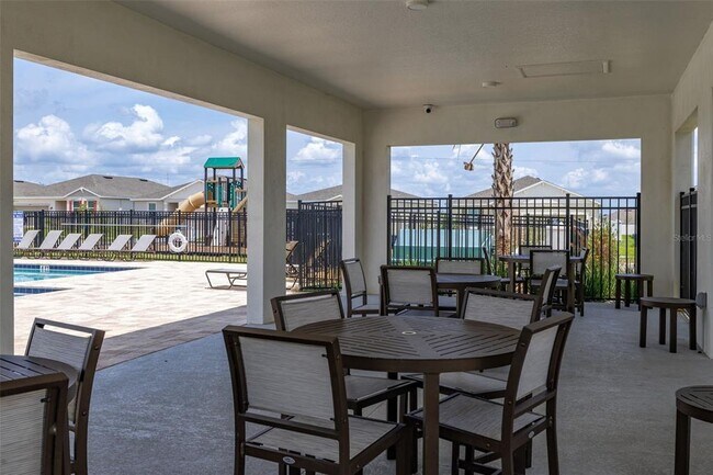 Building Photo - 1335 Normandy Dr