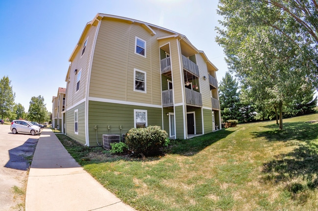 Building Photo - Shady Creek
