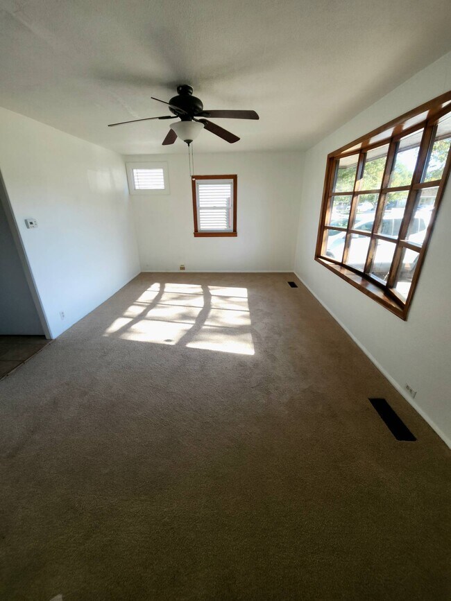 Building Photo - 322 Mary Alice Rd