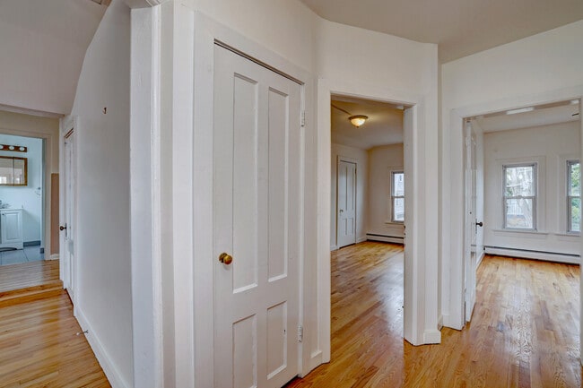 Building Photo - 83 Hawley Ave