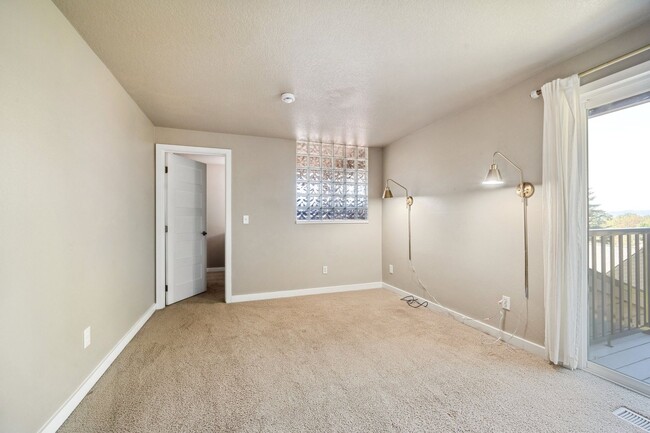Building Photo - 4312 Botticelli St