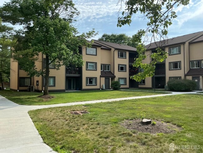 Building Photo - 1306 Sayre Dr