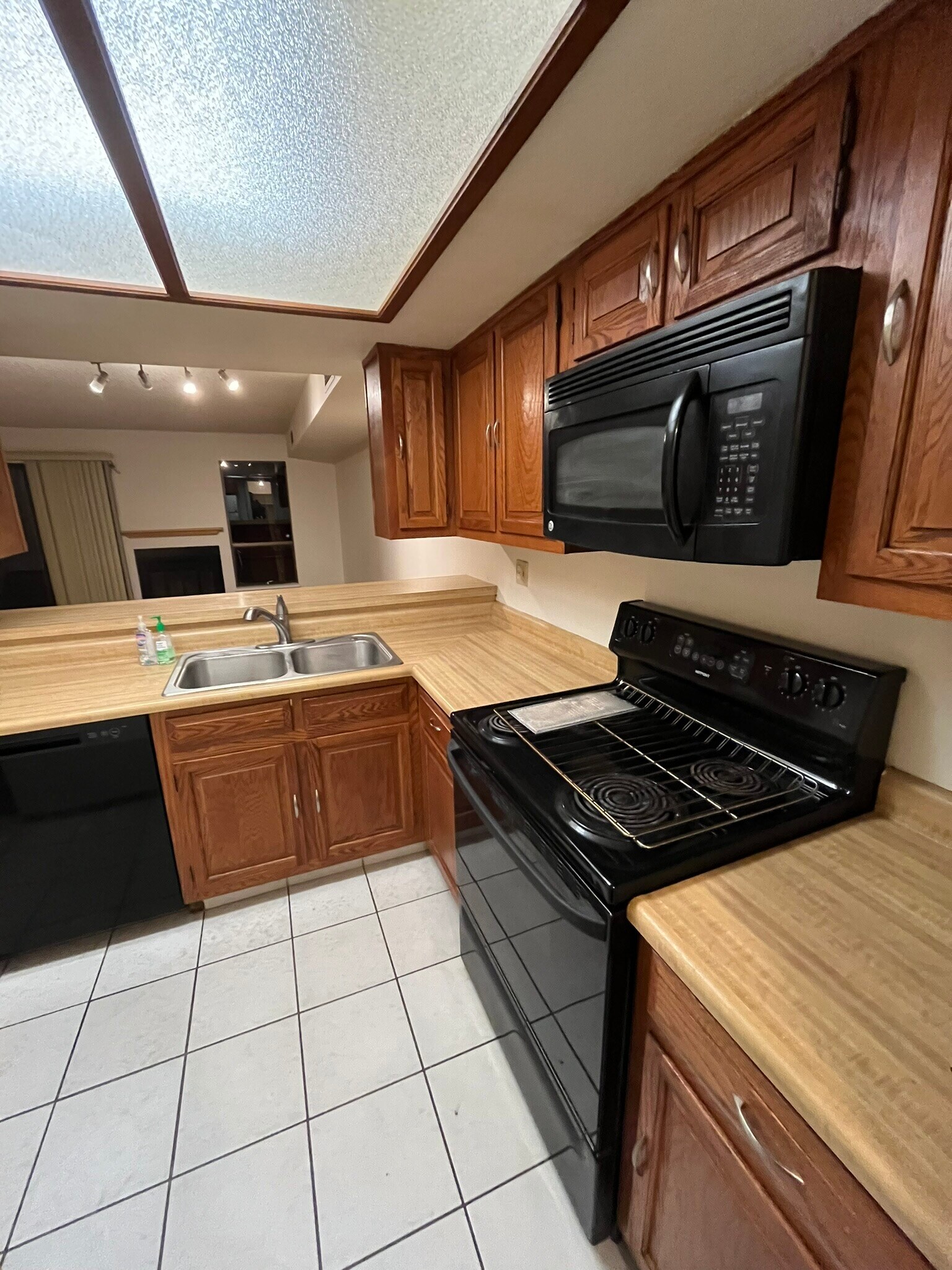 Building Photo - 4195 Baker Ln