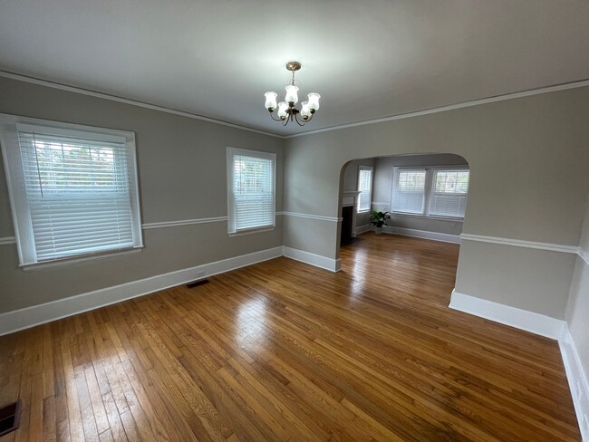 Building Photo - Historic Downtown Wilmington 3 Bedroom Home