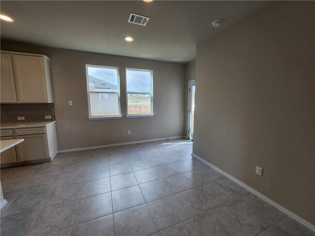 Building Photo - 11400 Milano Dr