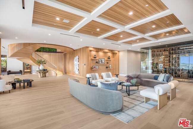 Building Photo - 1033 Somera Rd