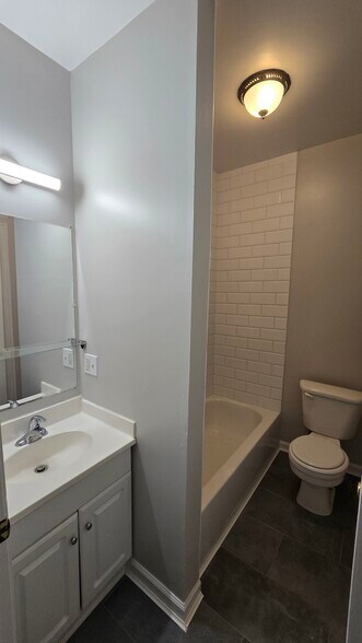 Building Photo - 5617 S Kingshighway Blvd