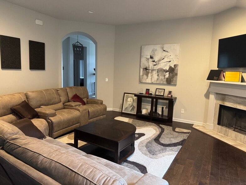 Building Photo - 1028 Russborough Ct