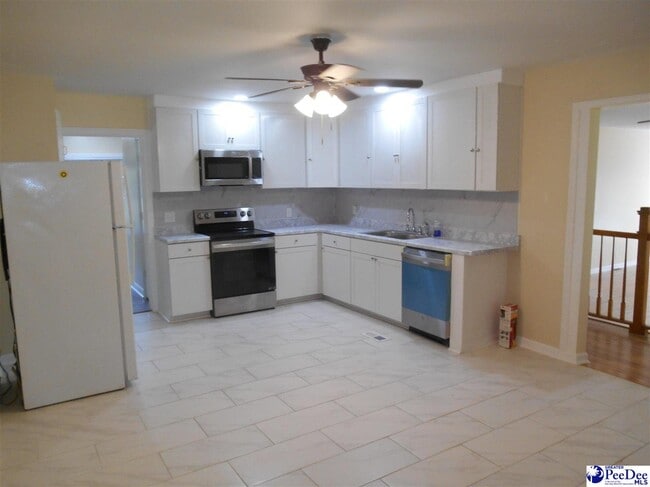 Building Photo - 1303 Virginia Acres