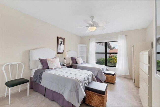 Building Photo - 3946 Wilshire Cir E