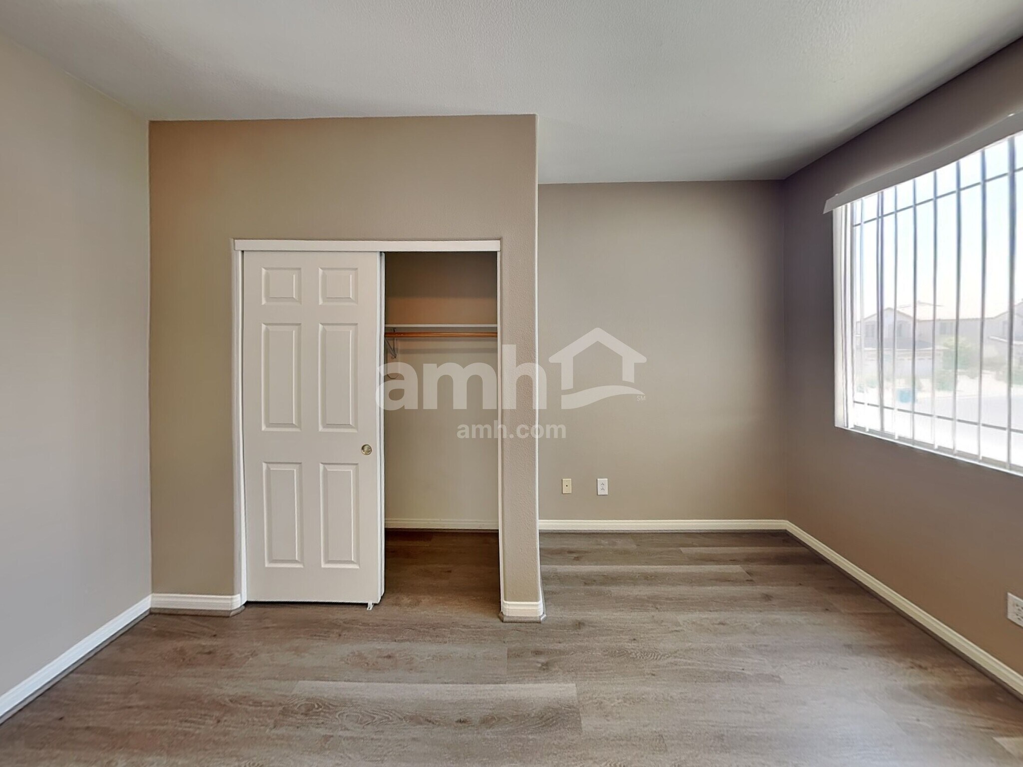 Building Photo - 10820 Canisteo St