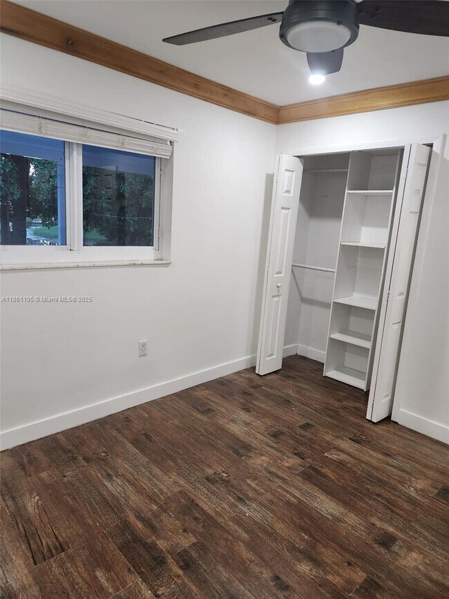 Building Photo - 290 NW 92nd Ave